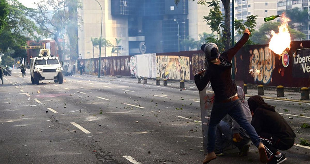 Venezuela'da Maduro Krizi Büyüyor: Gösterilerde Ölü Sayısı 7'ye Yükseldi