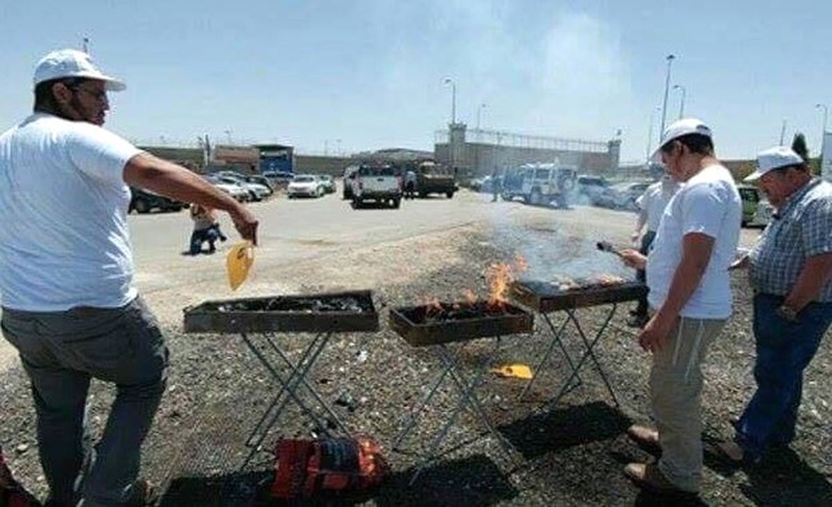 İsrailliler Açlık Grevi Yapılan Cezaevinin Önünde Mangal Yaptı