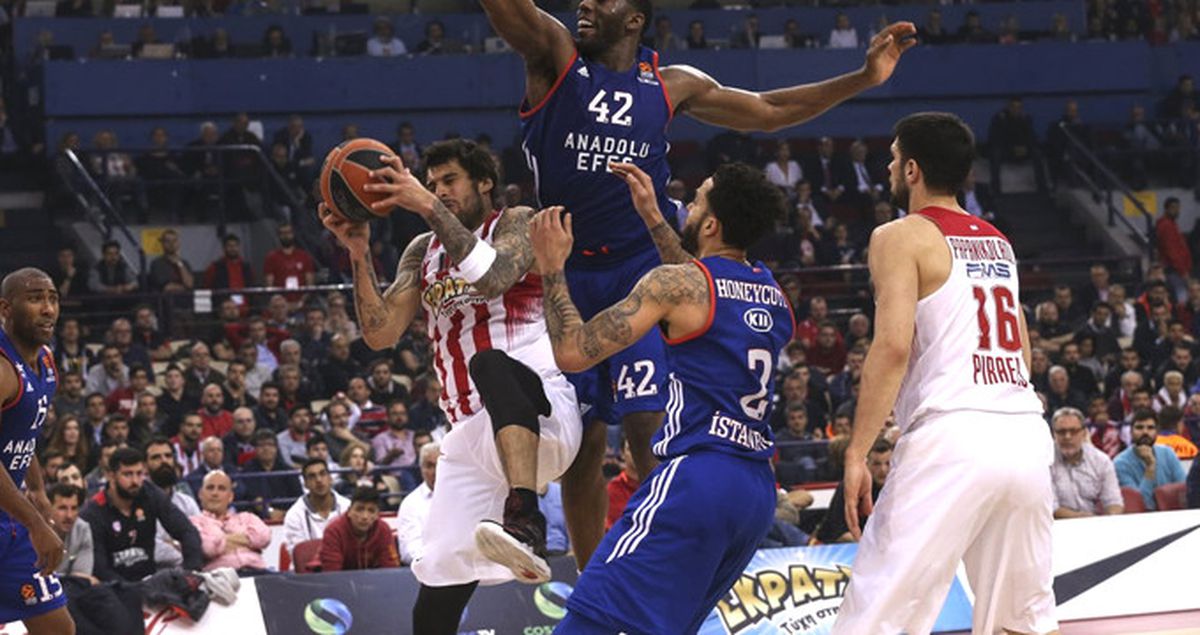 Euroleague'de Anadolu Efes, Olympiakos'u 73-71 Yendi