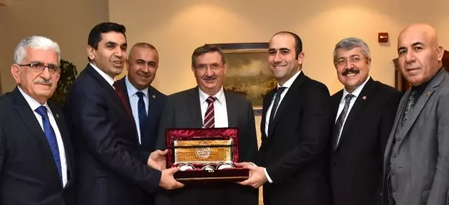 Katar Bakanı Al Rumaihi 'İşbirliği İçin Alt Yapı Oluşturuldu, Gerekli Tüm Destek de Verilecek' Katar Bakanı Al Rumaihi 'İşbirliği İçin Alt Yapı Oluşturuldu, Gerekli Tüm Destek de Verilecek'