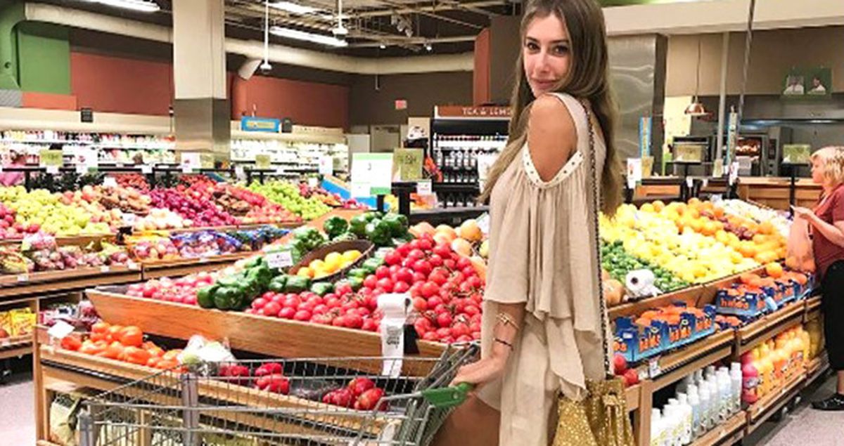Şeyma Subaşı Market Alışverişinde Şıklığını Konuşturdu