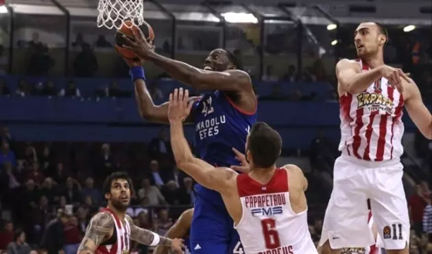 Anadolu Efes Seriyi Eşitledi