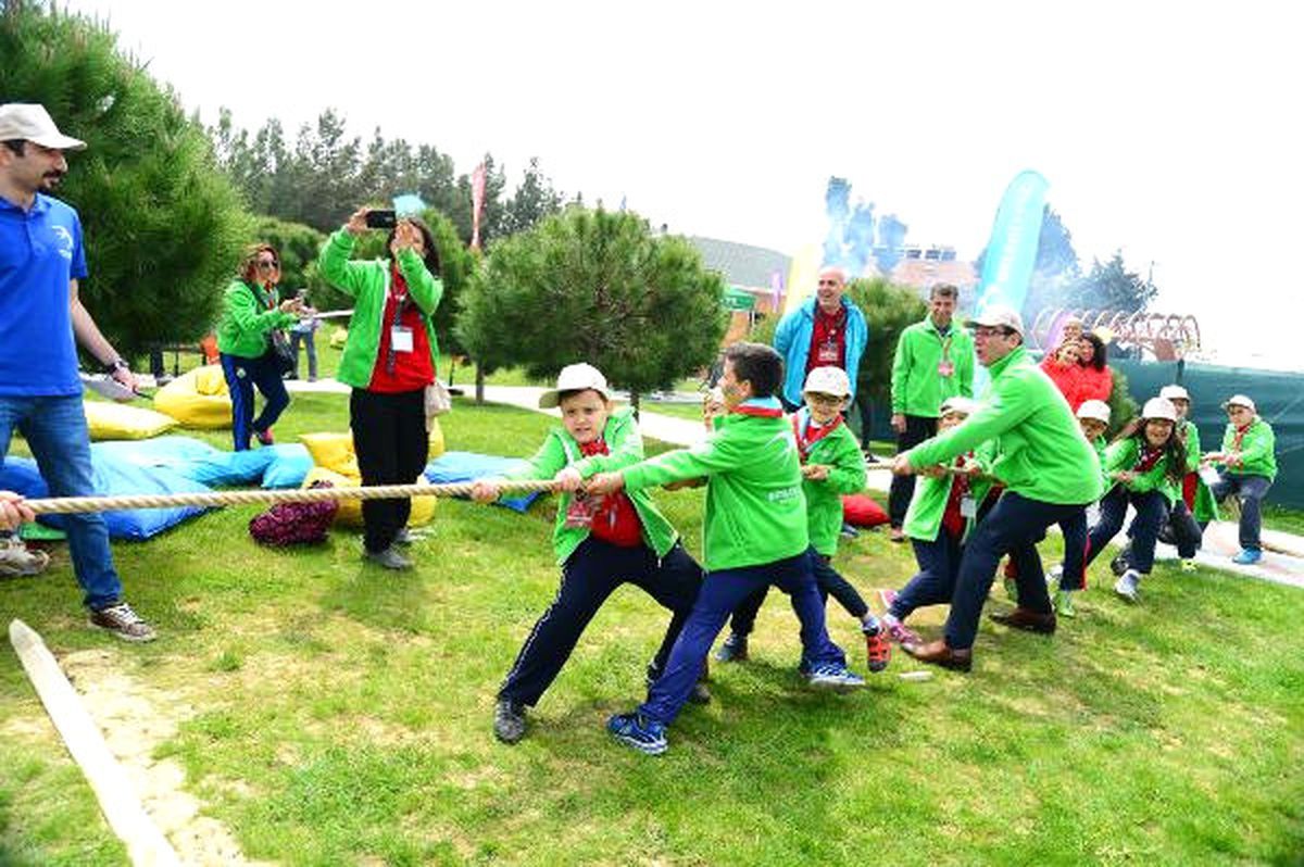 Beylikdüzü'nde 23 Nisan Kutlamalarında Survivor Yarışması