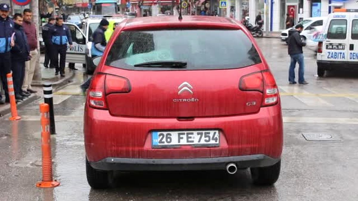 Düz Yolda Giderken Otomatik Dubanın Yükselmesiyle Askıda Kaldılar