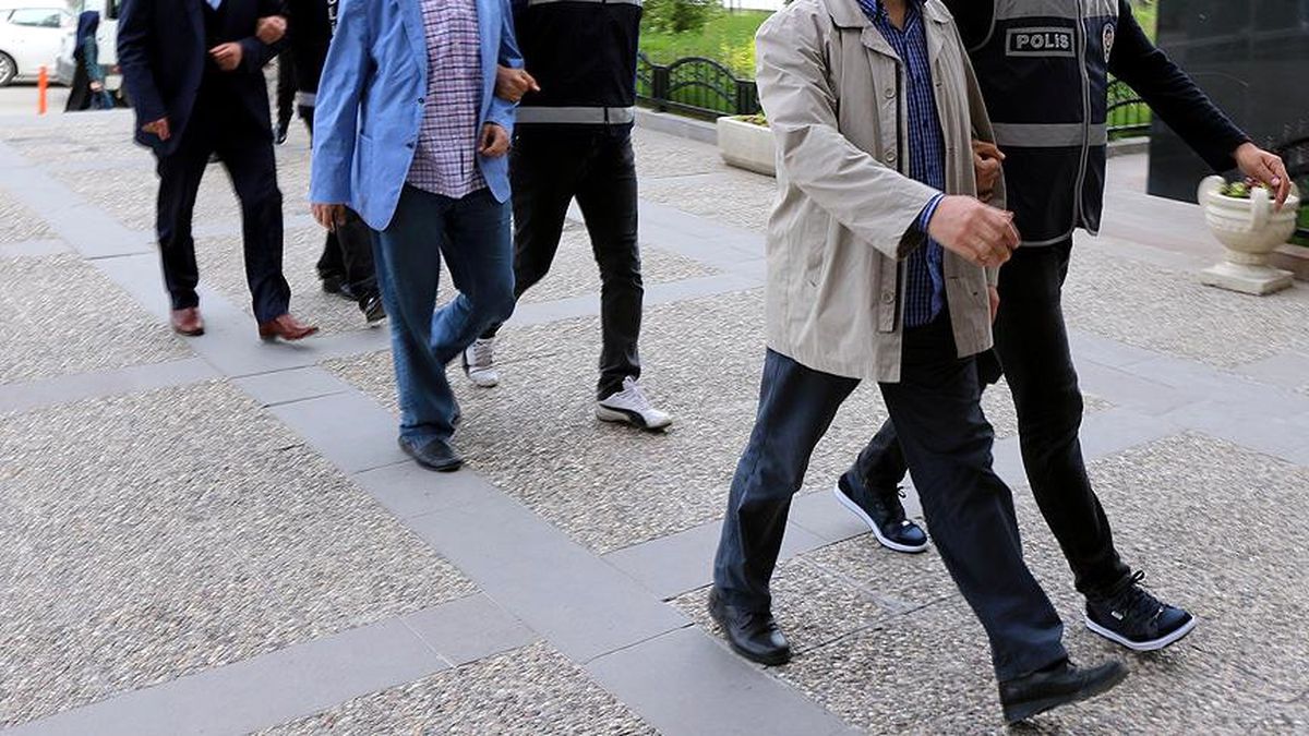 Fetö/pdy 'Gaybubet Evleri'Ne Operasyon; 53 Gözaltı