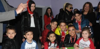 Gülben Ergen'in Çocuklar Gülsün Diye Derneği, 37'nci Anaokulunu Eskişehir'de Açtı