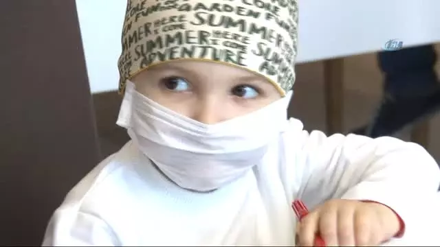 Lösemi Hastası Çocuklara Süper Kahraman Sürprizi