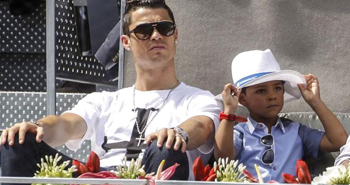 Real Madrid'li Cristiano Ronaldo'nun Oğlu Frikikten Gol Attı
