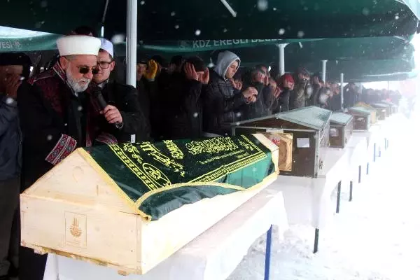 Babasını Toprağa Verdiği Gün Oğlunu 9 Yakınını Kaybetti