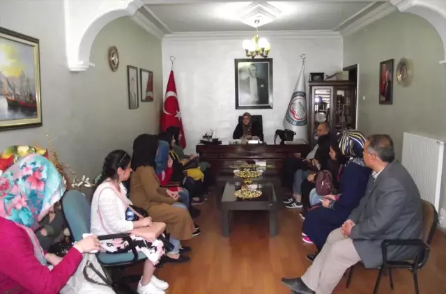 İşletme Öğrencileri Keban'daki İşletmeleri Gezdi İşletme Öğrencileri Keban'daki İşletmeleri Gezdi