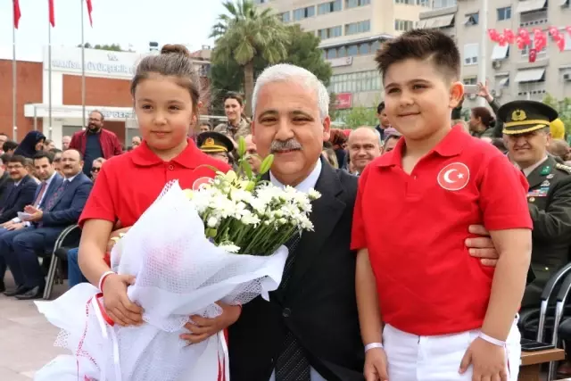 Manisa'da 23 Nisan Kutlamaları Manisa'da 23 Nisan Kutlamaları