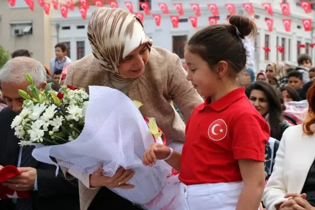 Manisa'da 23 Nisan Kutlamaları Manisa'da 23 Nisan Kutlamaları