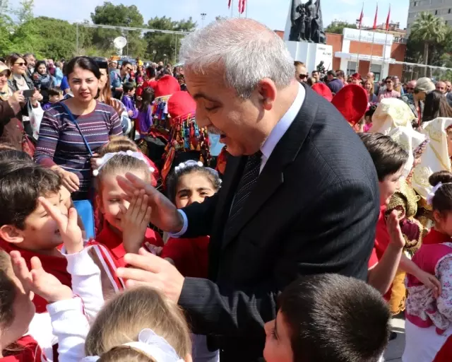 Manisa'da 23 Nisan Kutlamaları Manisa'da 23 Nisan Kutlamaları