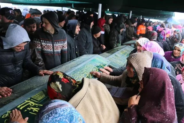 Midibüs Faciasında Ölenler Son Yolculuğuna Uğurlandı