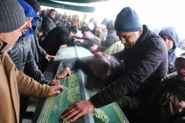 Midibüs Faciasında Ölenler Son Yolculuğuna Uğurlandı