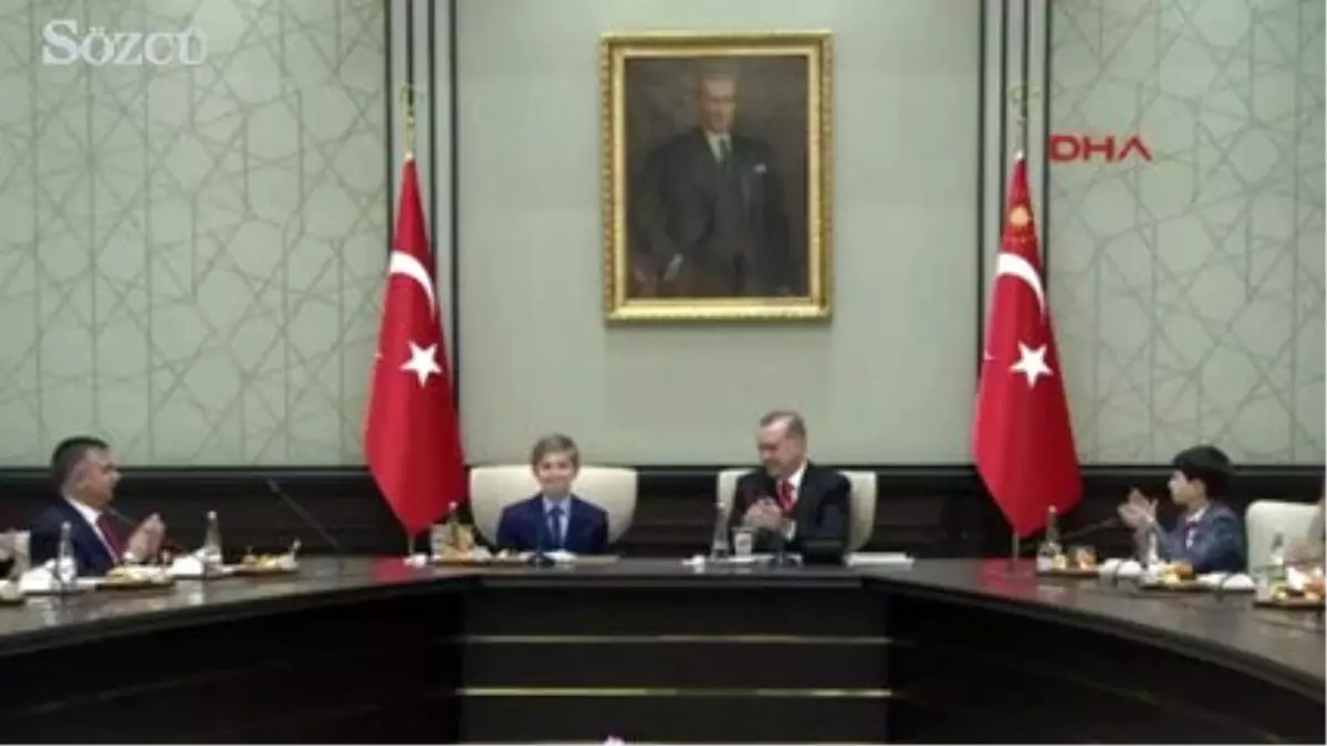 Minik Cumhurbaşakanı Soruları Yanıtladı