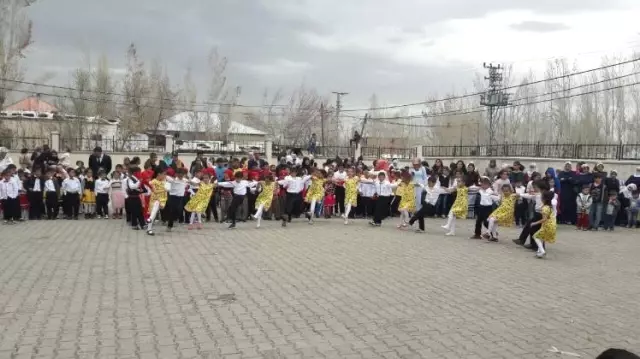 Muş'ta 23 Nisan Coşkusu Muş'ta 23 Nisan Coşkusu