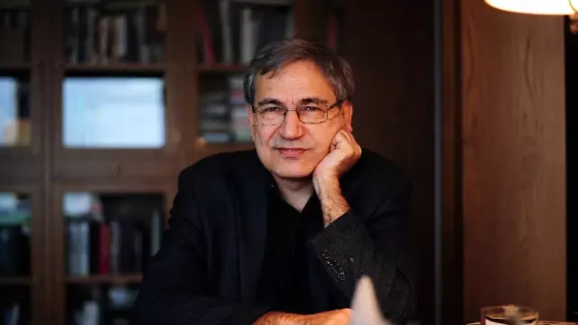 Orhan Pamuk'a Macaristan'dan Ödül