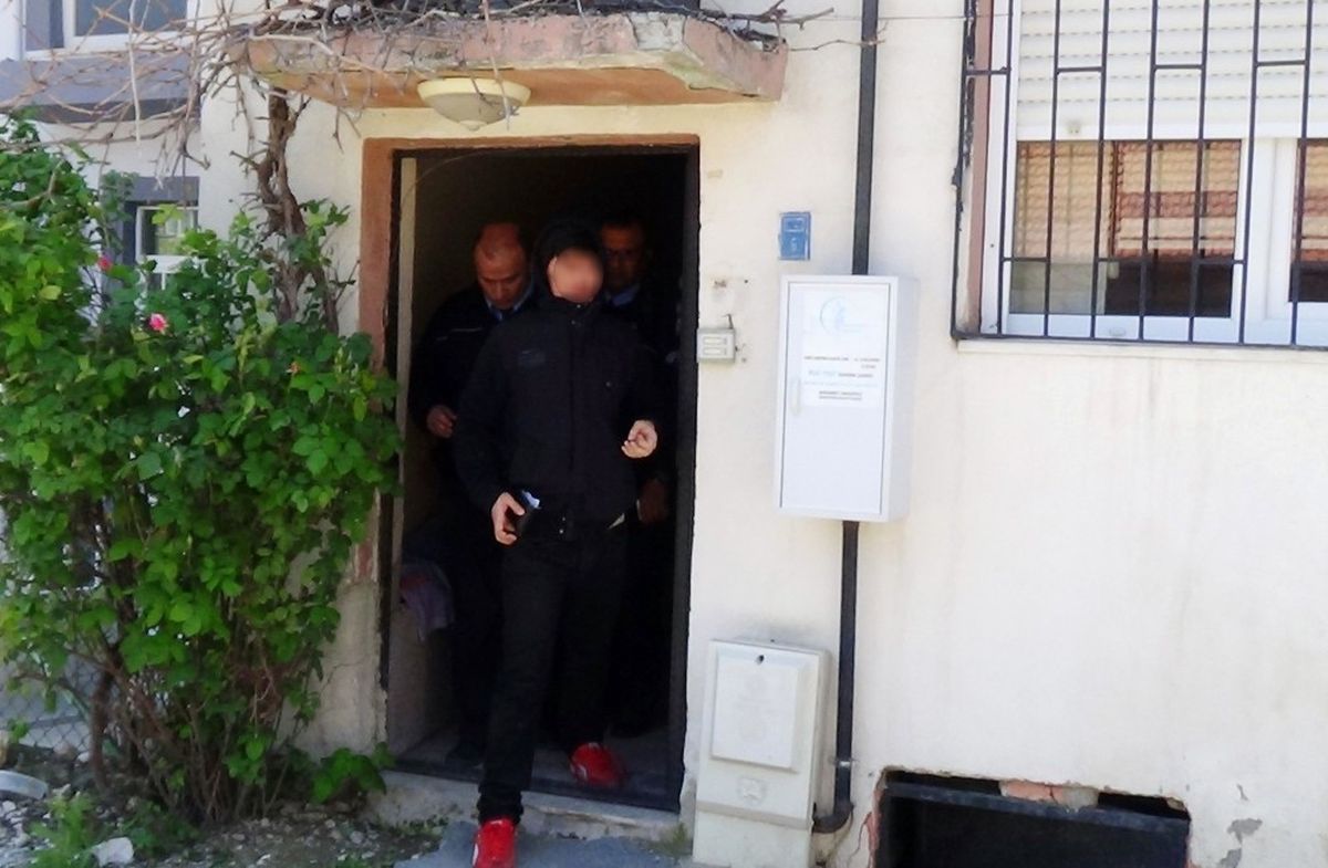 Uyuşturucu Bağımlısı Genç, Sağlık Ekiplerinin Eve Girmemesi İçin Kapıyı Kilitledi