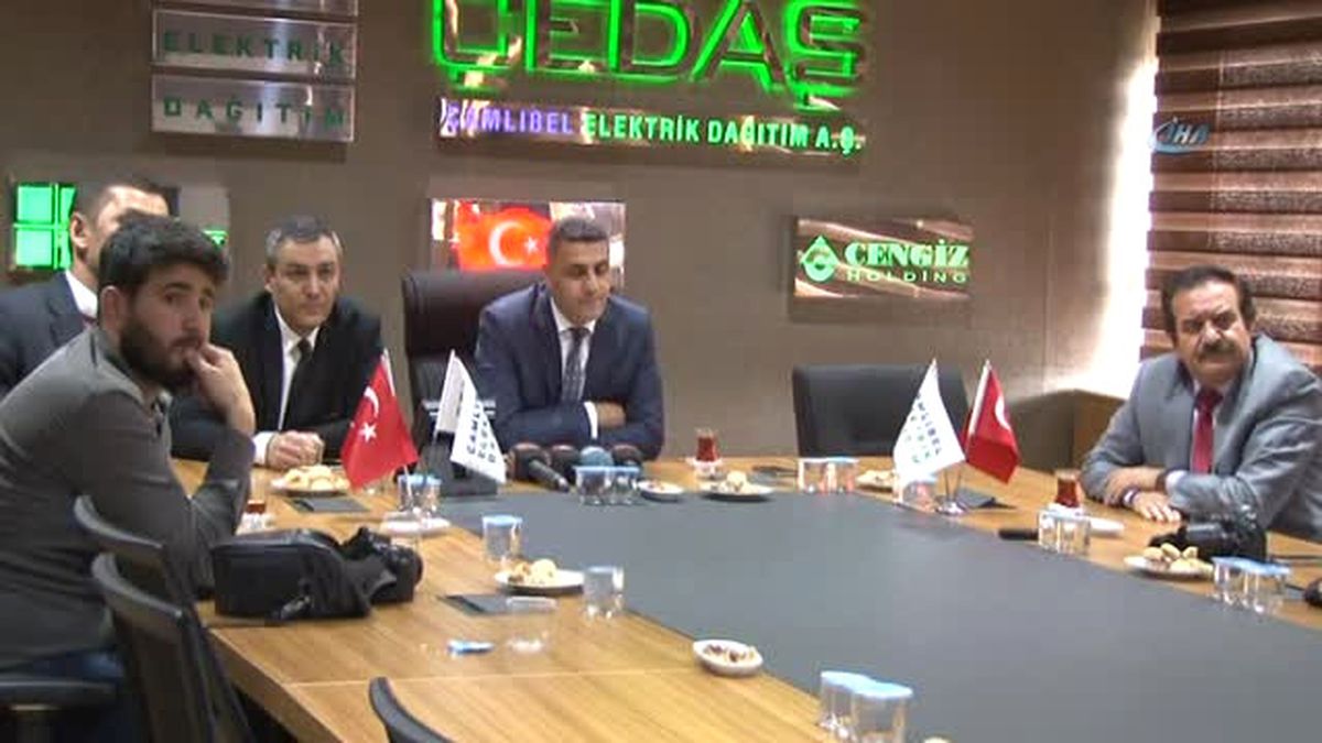 Sivas'ta Şiddetli Fırtına 168 Elektrik Direğini Yıktı