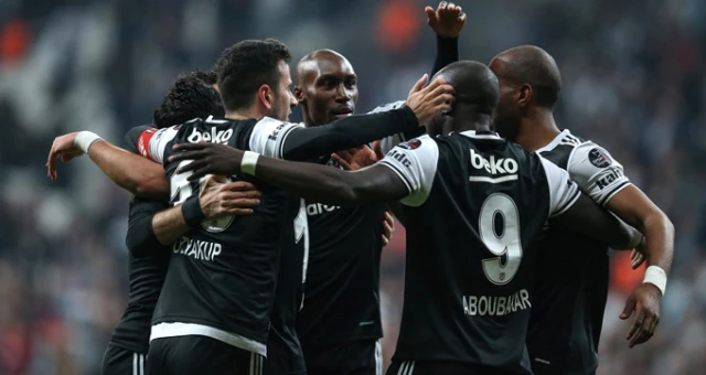 Süper Lig'de Beşiktaş, Adanaspor'u 3-2 Yendi