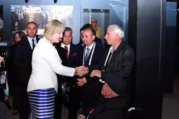 Anzaklar, Dedelerine Koştu (3) Anzaklar, Dedelerine Koştu (3)