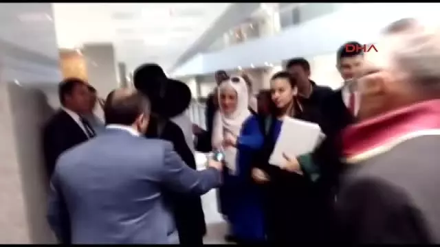 Bülent Ersoy 'Tehdit' Suçundan Hakim Karşısında Bülent Ersoy 'Tehdit' Suçundan Hakim Karşısında