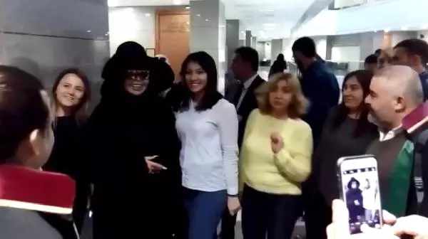 Bülent Ersoy 'Tehdit' Suçundan Hakim Karşısında... Bülent Ersoy 'Tehdit' Suçundan Hakim Karşısında...