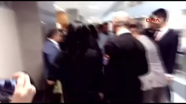 Bülent Ersoy 'Tehdit' Suçundan Hakim Karşısında Bülent Ersoy 'Tehdit' Suçundan Hakim Karşısında