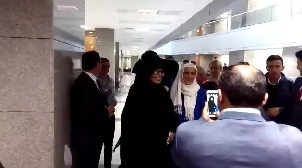 Bülent Ersoy'un, Lerzan Mutlu'yu 'Tehdit' Davası Bülent Ersoy'un, Lerzan Mutlu'yu 'Tehdit' Davası