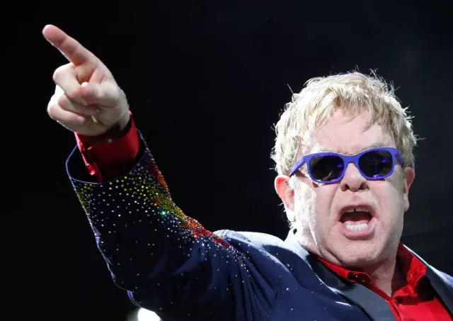 İngiliz Şarkıcı Elton John'a, Ölümcül Etkiye Sahip Bakteri Bulaştı