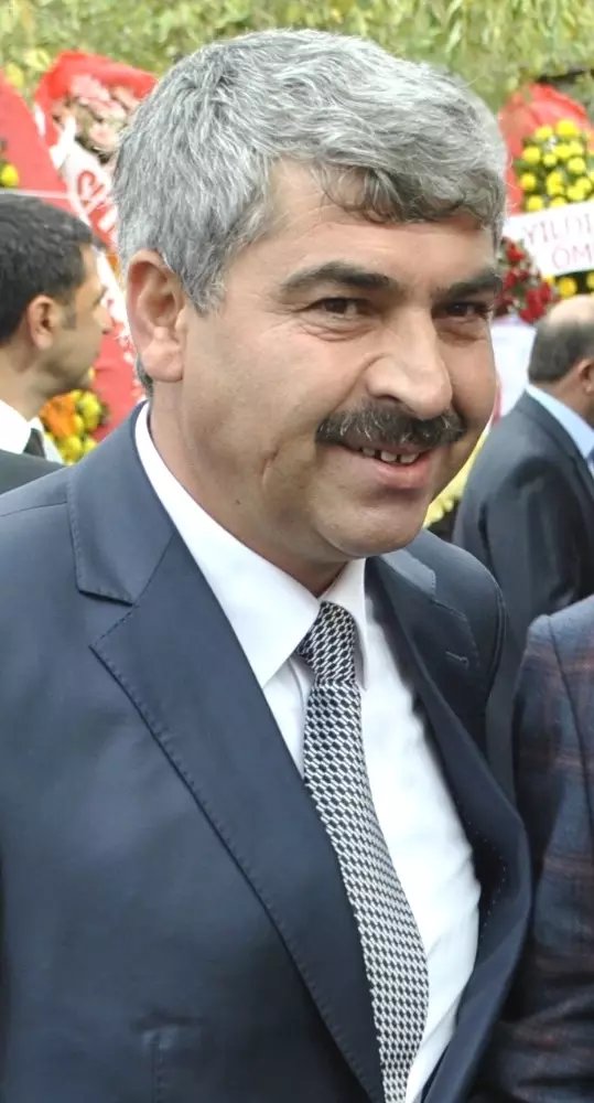 Sultanbeyli Erzurumlular Derneğinde Ali Sezer Güven Tazeledi Sultanbeyli Erzurumlular Derneğinde Ali Sezer Güven Tazeledi