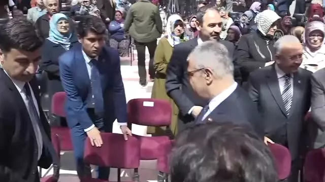 Başbakan Yardımcısı Kaynak: 'Terör Sarmalı Artık Bütün Dünyayı Sarmış Vaziyette' Başbakan Yardımcısı Kaynak: 'Terör Sarmalı Artık Bütün Dünyayı Sarmış Vaziyette'
