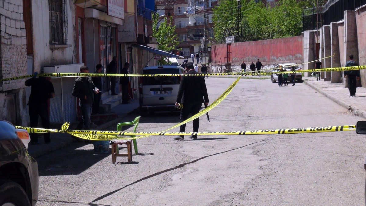 Dün Barışan Aileler Bugün Yine Çatıştı: 1'i Ağır, 3 Yaralı