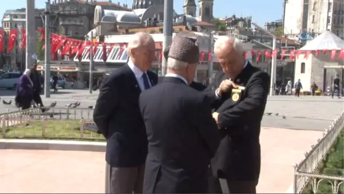 Dünya Pilotlar Günü Taksim'de Kutlandı