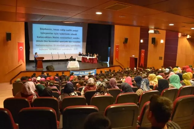 Kahta'da Kuran-ı Kerim Hafızlık ve Ezan Okuma Yarışması