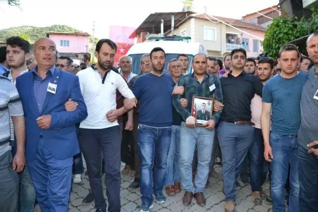 Manisalı Şehidi Binler Uğurladı Manisalı Şehidi Binler Uğurladı