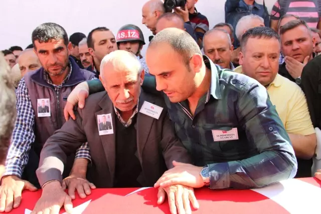 Manisalı Şehidi Binler Uğurladı Manisalı Şehidi Binler Uğurladı
