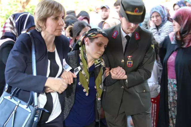 Manisalı Şehidi Binler Uğurladı Manisalı Şehidi Binler Uğurladı