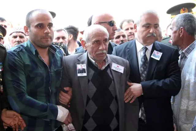 Manisalı Şehidi Binler Uğurladı Manisalı Şehidi Binler Uğurladı