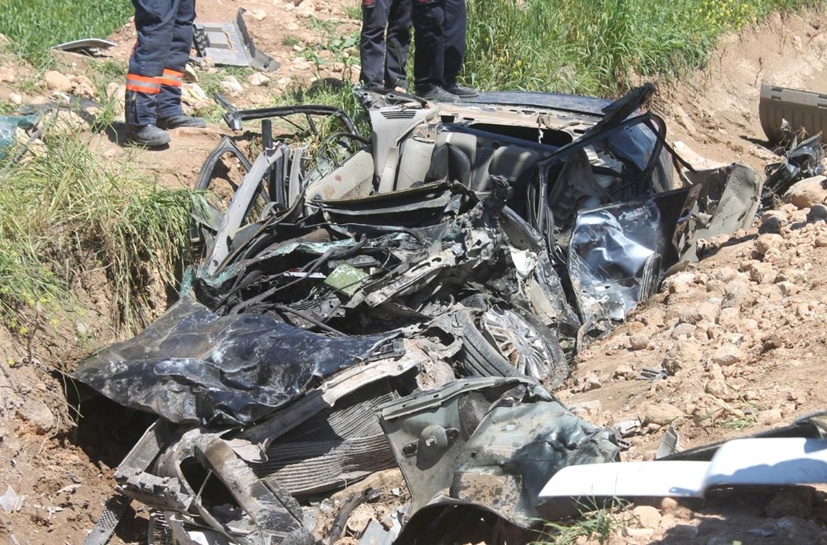 Mardin'de Tanker Otomobili Biçti: 2 Ölü, 1 Yaralı
