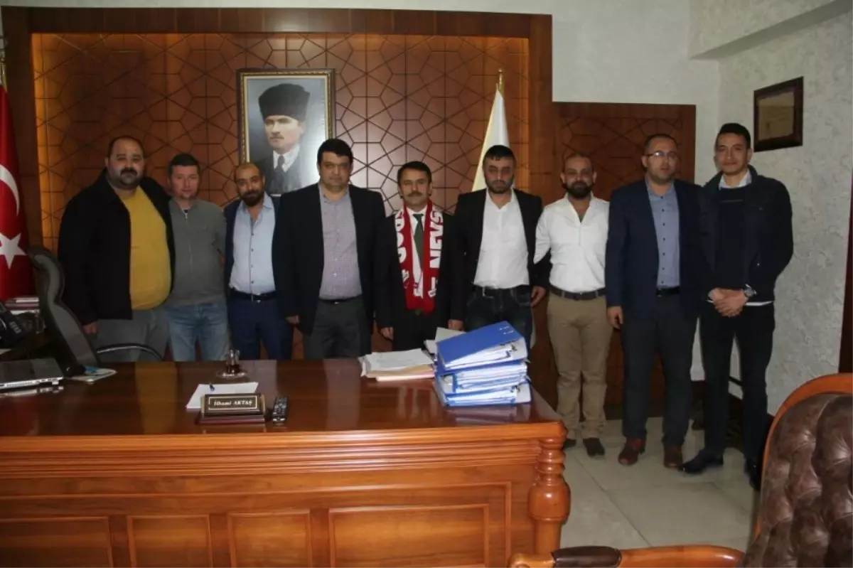 Nevşehirspor Taraftarlar Derneği Vali Aktaş'ı Ziyaret Etti