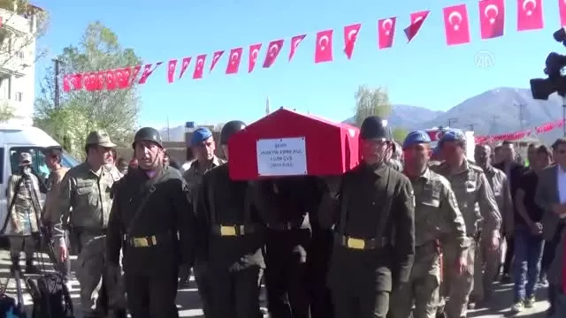 Şehit Uzman Çavuş Hüseyin Emre Kul, Son Yolculuğuna Uğurlandı Şehit Uzman Çavuş Hüseyin Emre Kul, Son Yolculuğuna Uğurlandı