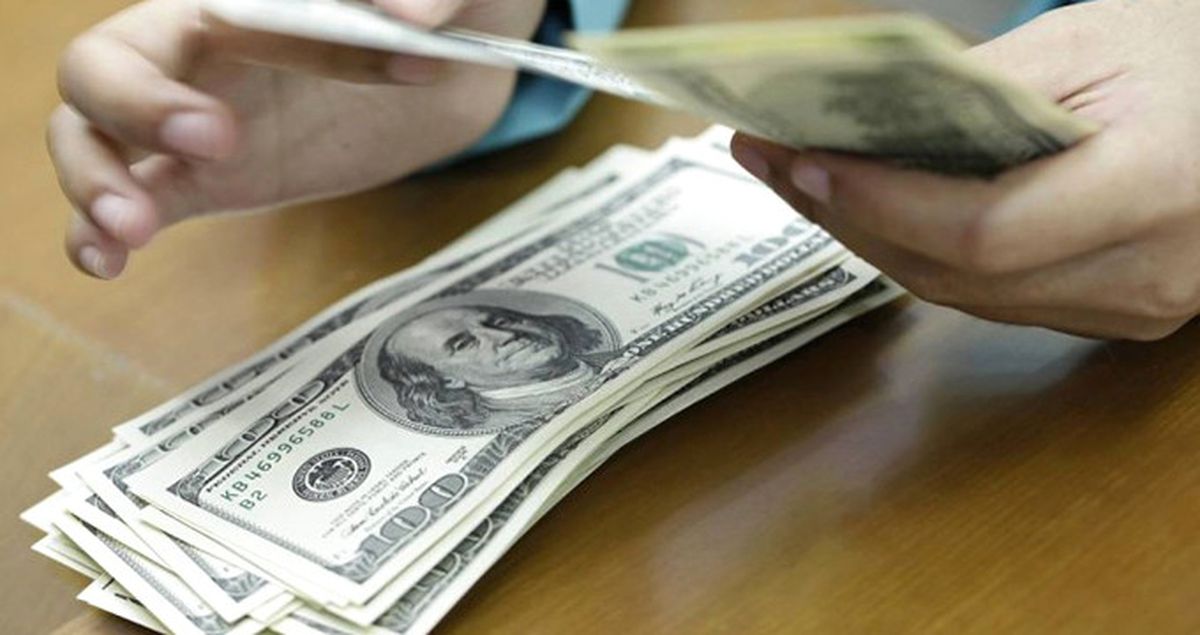 Dolar 3,58 TL'den, Euro 3,92 TL'den Güne Başladı