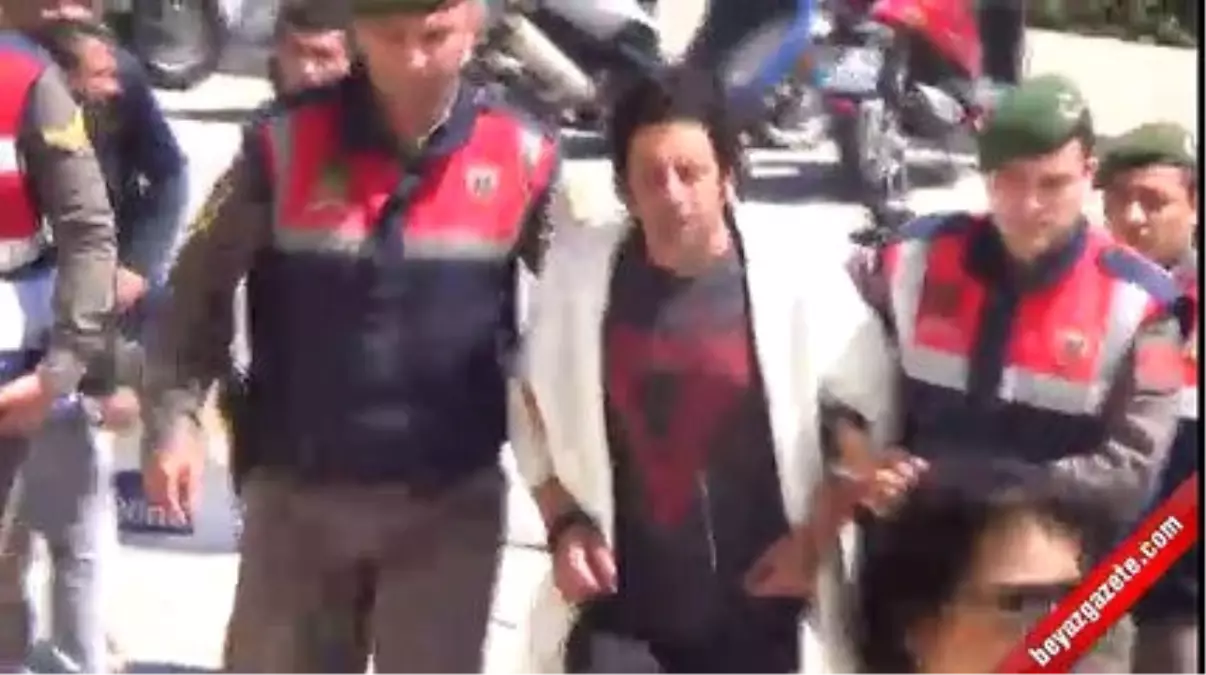 Ünlü Oyuncu Selim Erdoğan Uyuşturucu Ticaretinden Tutuklandı