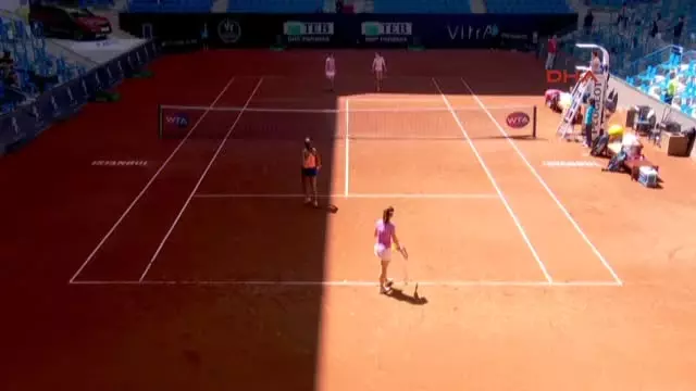 Ipek ve Çağla'dan Işitme Engelli Sporculara Destek