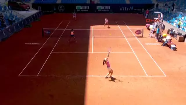 Ipek ve Çağla'dan Işitme Engelli Sporculara Destek