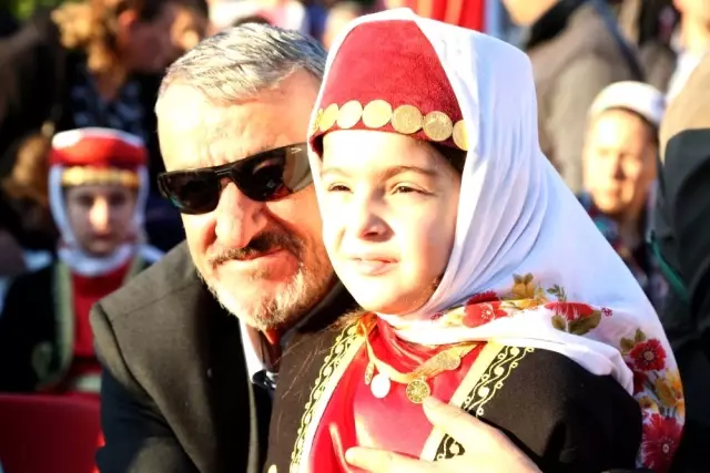 Gaziemir'in Şenliğinde 20. Yıl Gururu Yaşandı Gaziemir'in Şenliğinde 20. Yıl Gururu Yaşandı