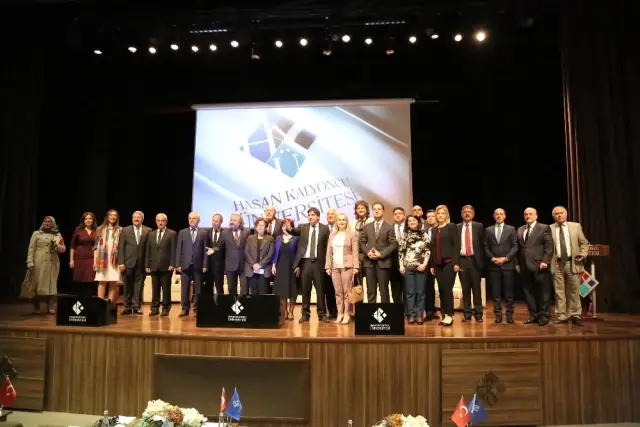 Hkü'de Arabuluculuk Sempozyumu Hkü'de Arabuluculuk Sempozyumu