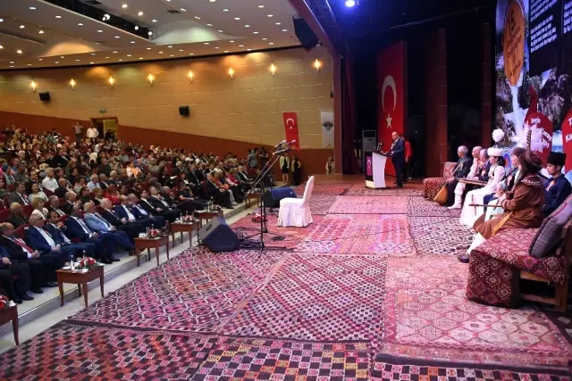 Kocamaz: 'Dört Gündür Türk Dünyası Karacaoğlan Etrafında Birleşti' Kocamaz: 'Dört Gündür Türk Dünyası Karacaoğlan Etrafında Birleşti'